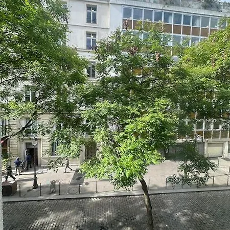 Apartment And Spacious Paris